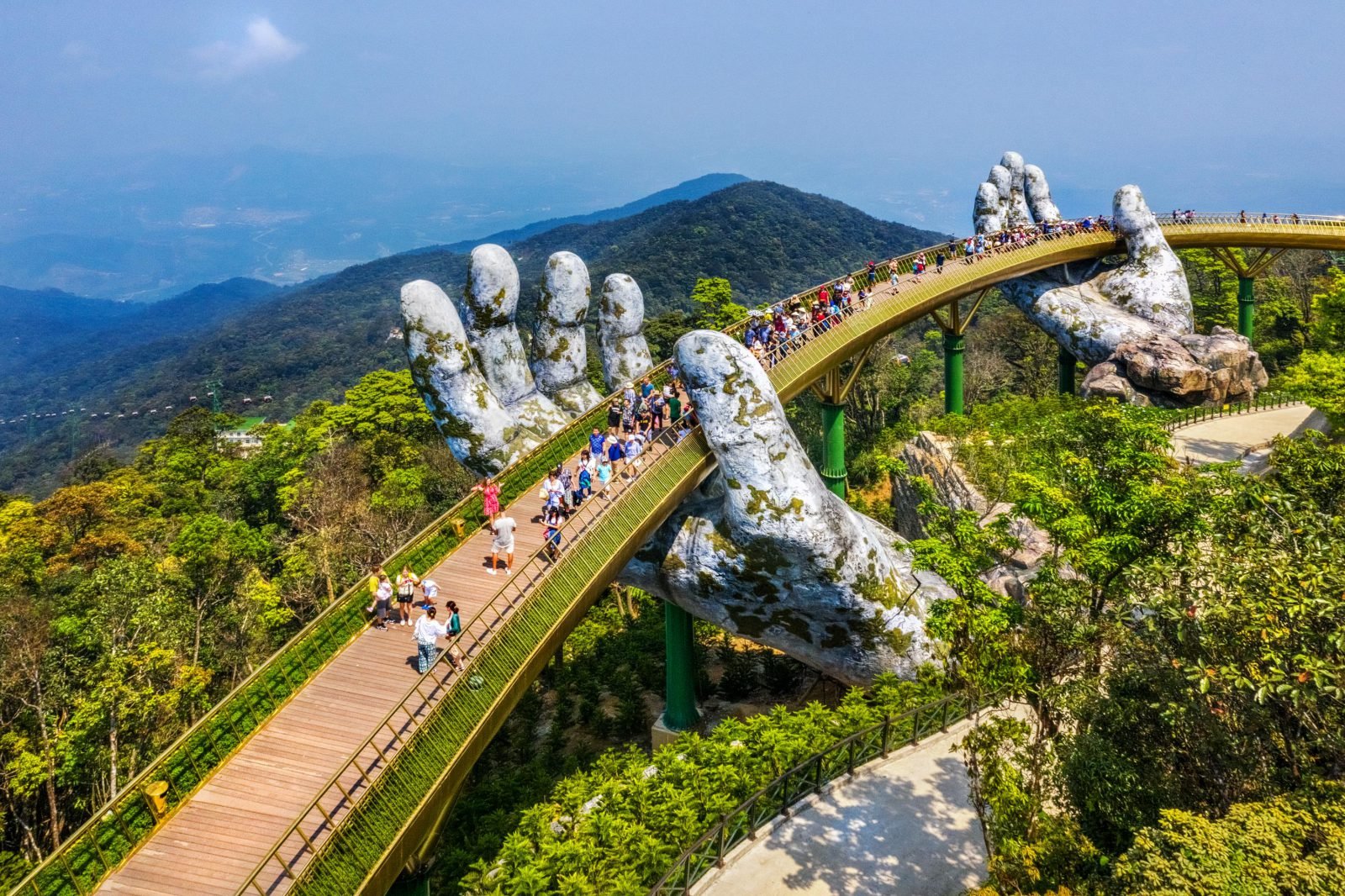 Vietnam Travel Guide: Hanoi, Halong Bay, Da Nang & Saigon