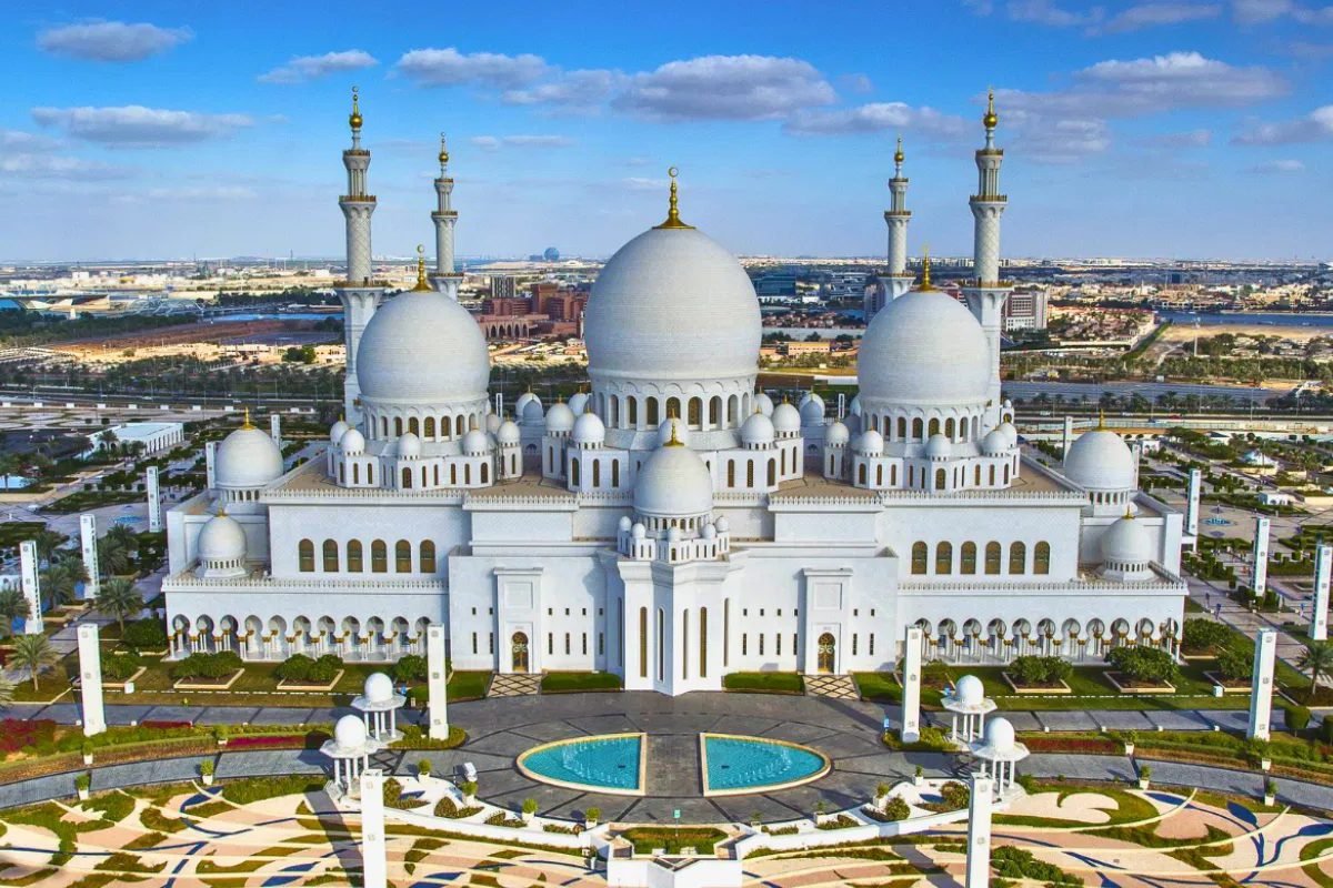 Explore Abu Dhabi + Dubai